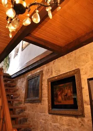 Captains Heritage - Traditional In Stari Grad Apartment *